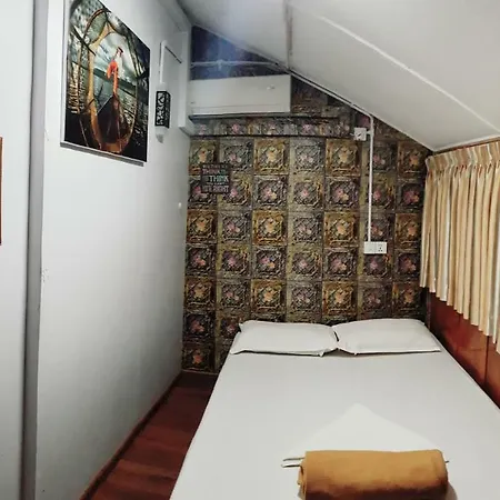Hostel He-O